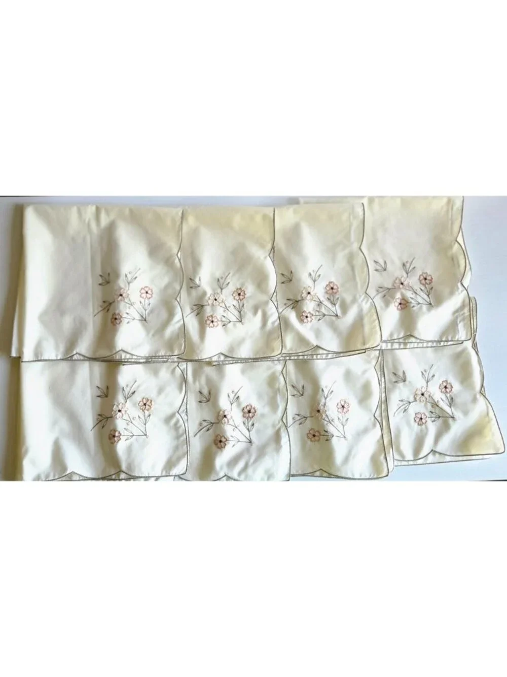 Set of 8 Cream Cloth Dinner Napkins Gold Embroidered Flowers Scalloped Edges